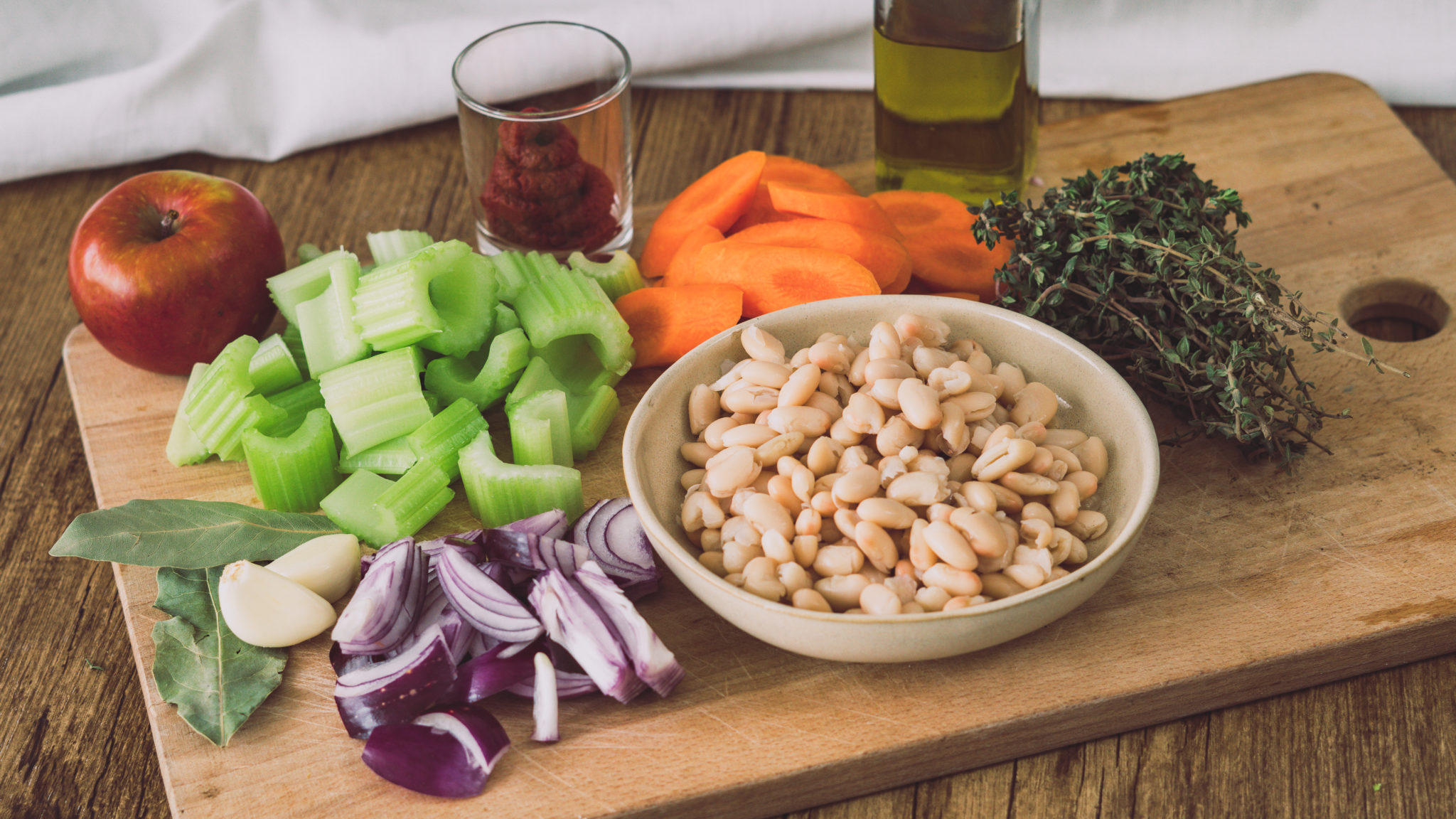 Griechische Bohnensuppe - Veganes Rezept für Fasolada | Heycrete.com